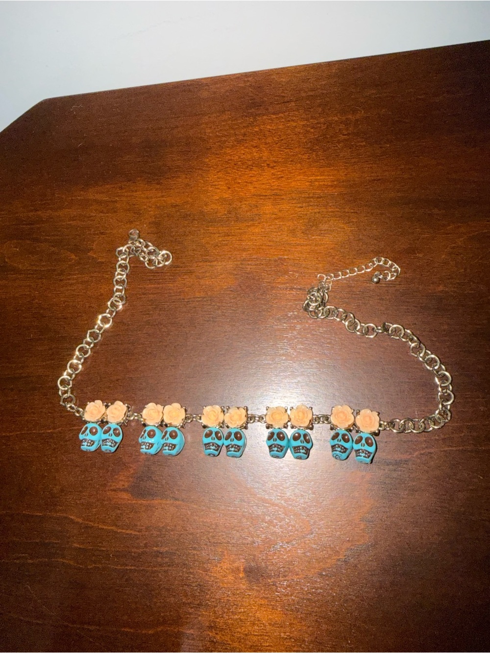 Hot topic skull and roses choker